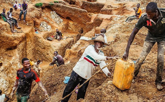 FG orders rescue, vows crackdown on illegal miners
