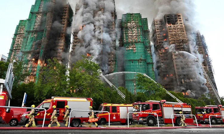 Fire kills 12 in South China residential building